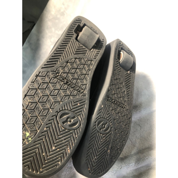 Heelys size 6 black - Picture 3 of 5